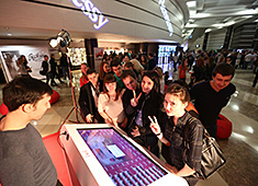 Интерактивная фотолаборатория на мероприятии «Ночь пожирателей рекламы» для интернет-портала ivi.ru 