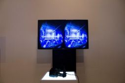 Туманный экран и очки виртуальной реальности на мероприятии Scania
