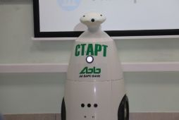 R.Bot 196 участвовал в открытии Лаборатории цифровых технологий на базе Высшей школы ИТИС КФУ