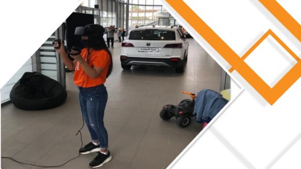 Аренда VR очков и панели 55’’ автосалону ТрансТехСервис для презентации нового Volkswagen Taos