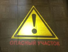 Компания Гефест Проекция осуществила поставку гобо проекторов для компании Komatsu Manufacturing Rus, для установки на заводе в цехах на опасных участках