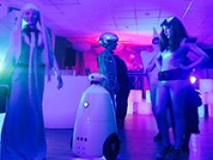 Интерактивный робот r.bot в Аренду на корпоративном мероприятие в г. Казань