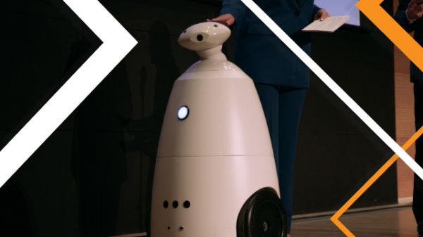 Аренда рекламного робота для конкурса «Первый шаг».