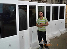 Компания Гефест Проекция произвела 12 сенсорных киосков DEDAL Vertical 46