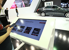 Московский международный автомобильный салон 2014 (ММАС2014) в «Крокус Экспо». Для автомобильного бренда Cadillac мы предоставили интерактивный стол Dedal Stone Presenter 42" 