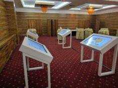 Интерактивные столы в каменных корпусах на конференции ГСК г. Казань.